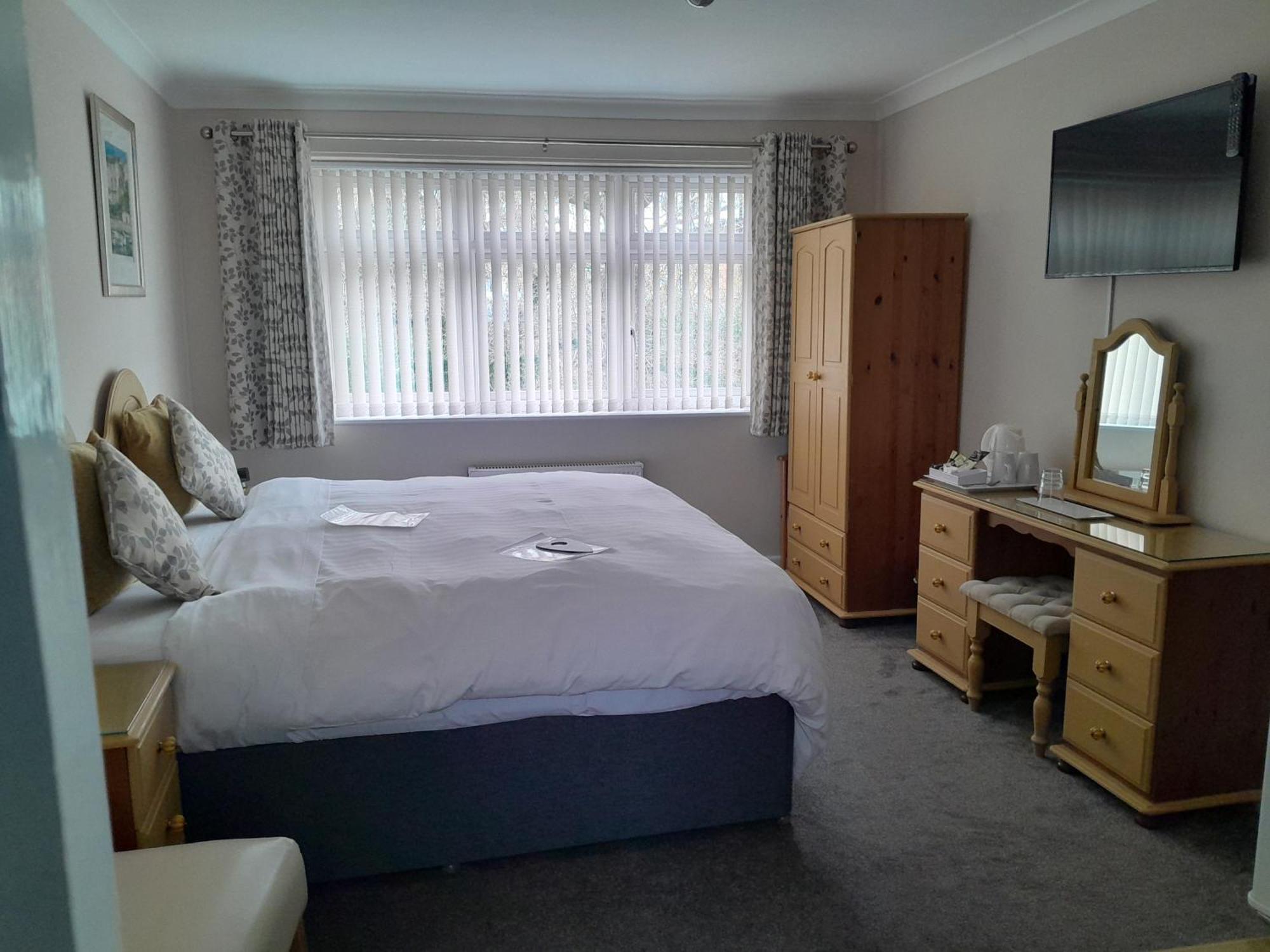 Relax At Rosscourt Guest House-Free On Site Parking (Adults Only) Bournemouth Exterior photo